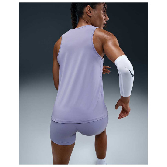 Nike Γυναικεία αμάνικη μπλούζα One Classic Dri-FIT Nike Γυναικεία αμάνικη μπλούζα One Classic Dri-FIT